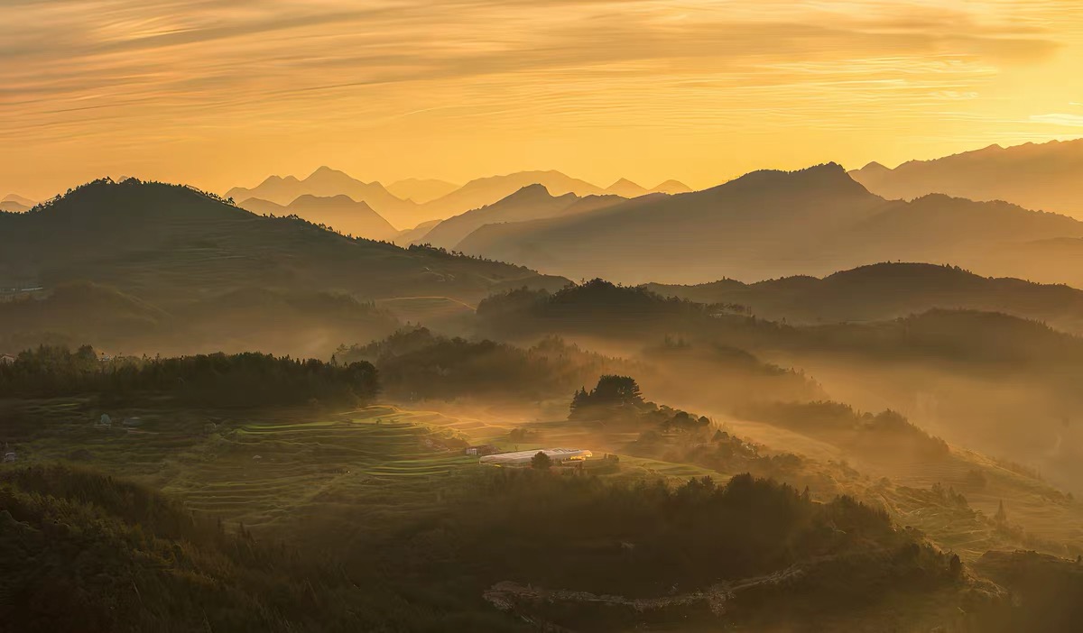 Wuyi tea mountains at sunset