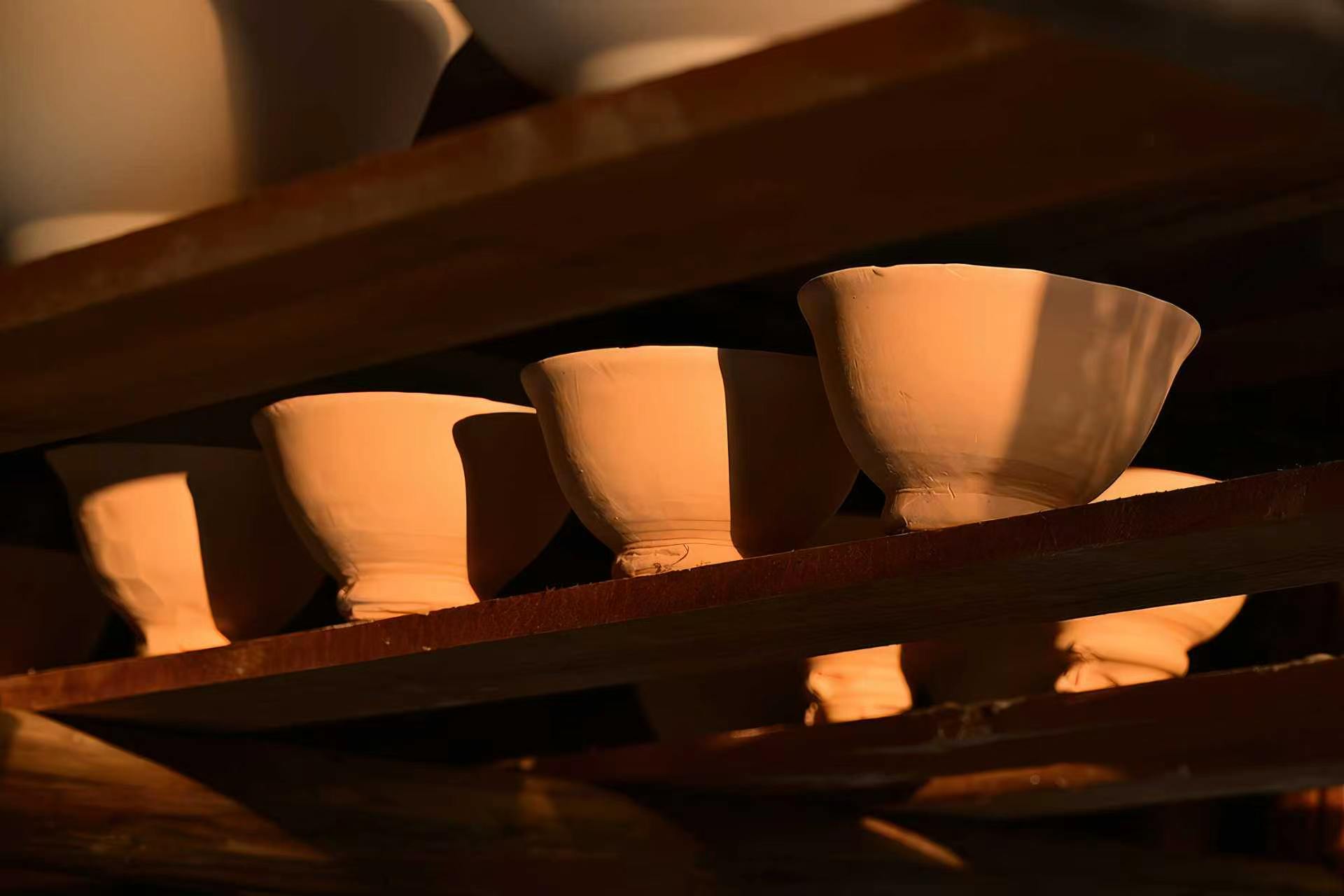 Celadon vessels in the kiln